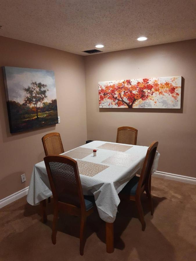 Cozy Home With Comfortable Beds And Fully Equipped Kitchen 15 Mins Drive From Airport, Downtown, Sait And U Of C And 80 Min Drive To Banff YYC 외부 사진